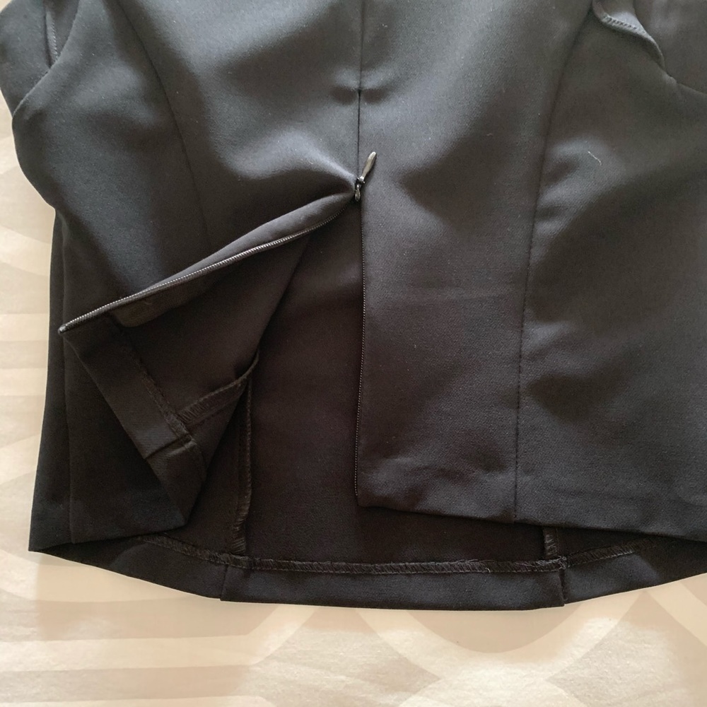 Dynamite Ruffled Blouse - Picture 5 of 7